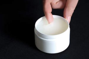 ژله نفتی آرایشی